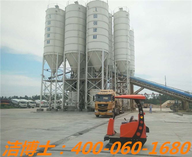 潔博士駕駛掃地車客戶案例—國強建材 潔博士駕駛掃地車客戶案例—國強建材