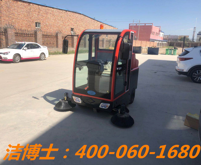 潔博士電動掃地車客戶案例——哈密職業技術學校